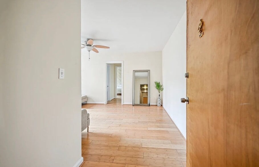 Building Photo - 939 Longfellow St NW