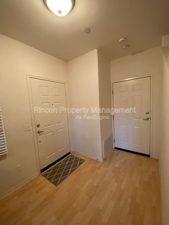 Building Photo - 11216 Snapdragon St