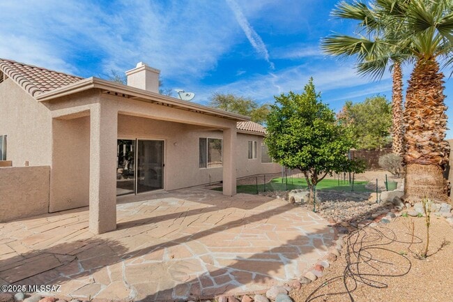 Building Photo - 9162 N Treasure Mountain Dr