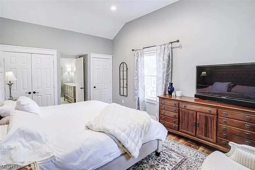 Building Photo - 343 E Garfield Rd