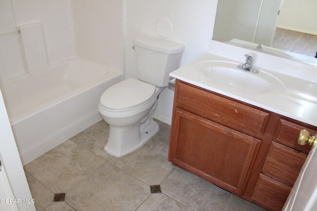 Building Photo - 13985 Sandy Rock Dr