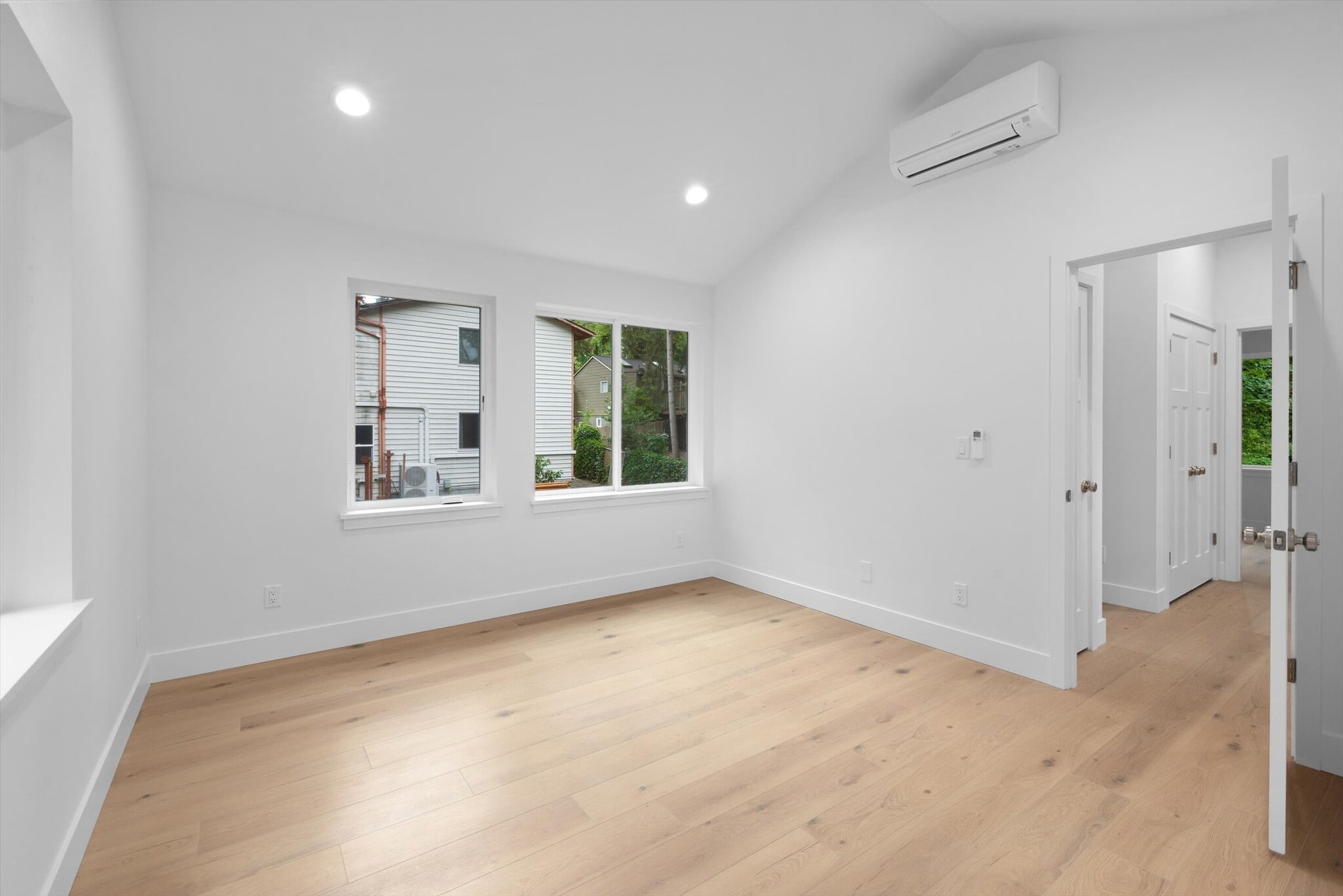 Building Photo - 14337 22nd Ave NE