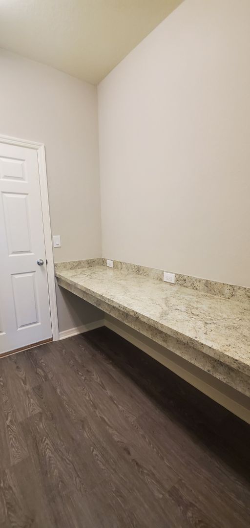 Building Photo - 4-Bedroom, 2.5-Bathroom in Winter Haven