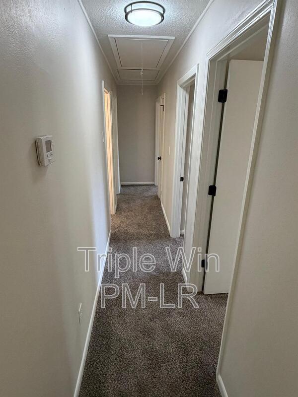 Building Photo - 17512 Bradshaw Rd