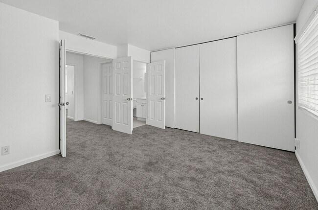 Building Photo - 3685 Water Way