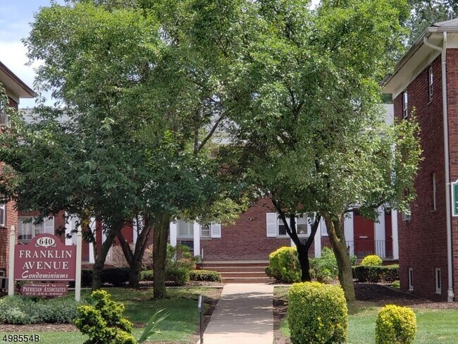 Primary Photo - 640 Franklin Ave