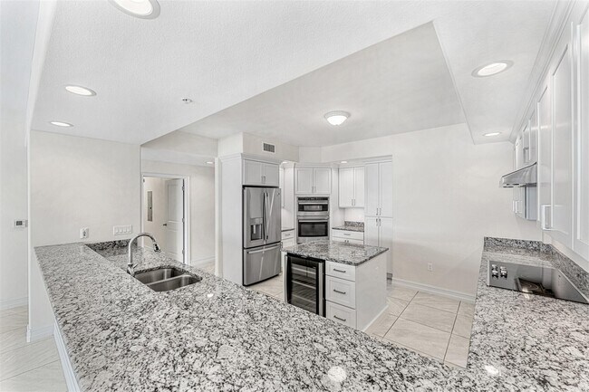 Building Photo - 1435 S Harbor City Blvd