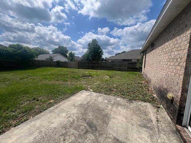Building Photo - 275 Limestone Cir