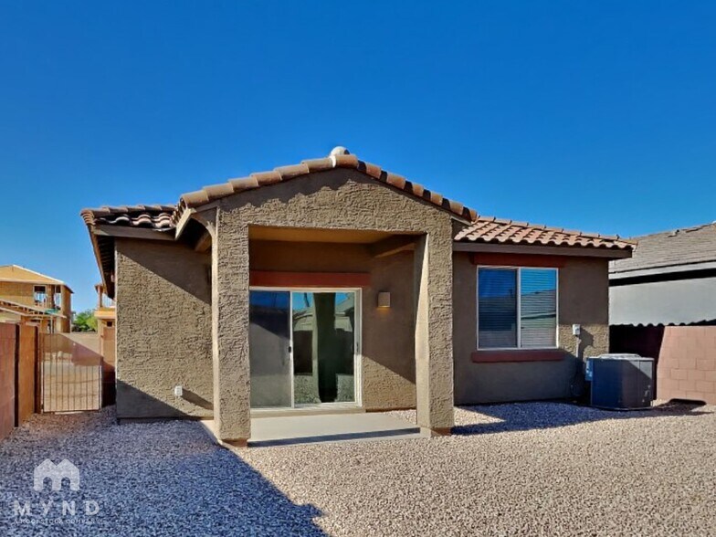 Building Photo - 11820 W Rancho Dr