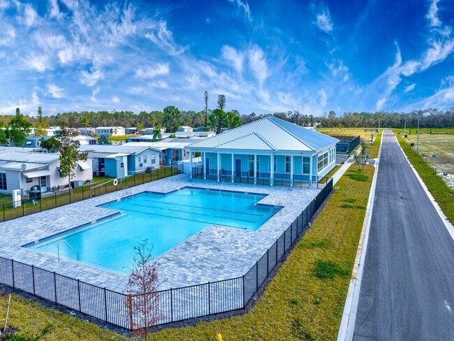 Building Photo - 142 Blue Beard Dr