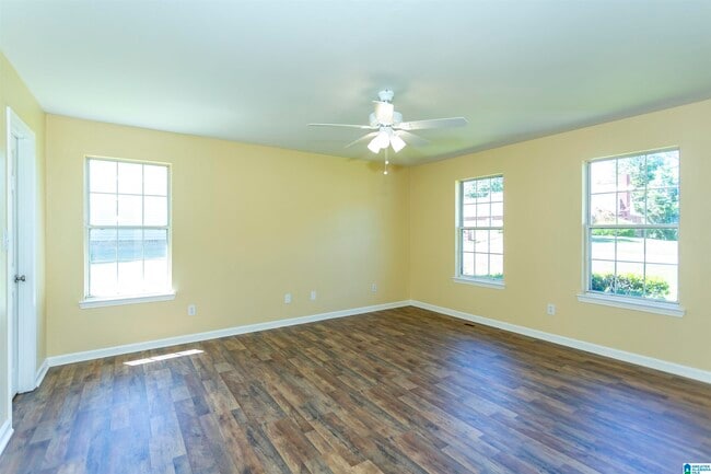 Building Photo - 713 Jason Cir