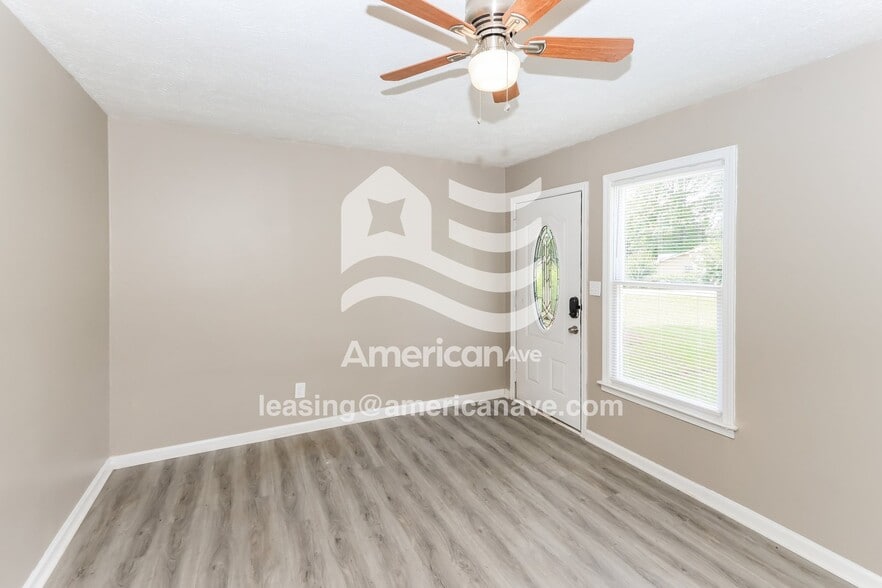 Building Photo - 145 Briarwood Cir