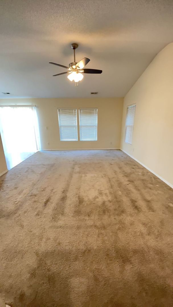 Building Photo - 3 bedroom/2 bath home in Bellegrove