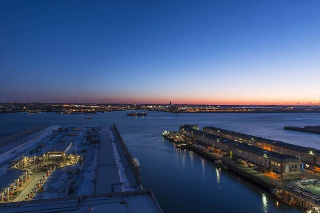 Building Photo - 100 Pier 4 Blvd.