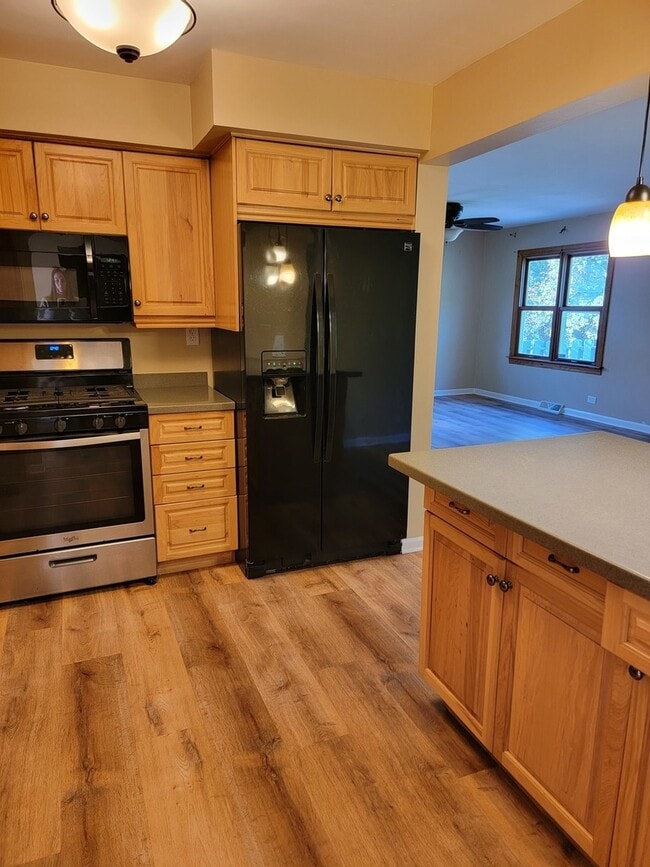 Building Photo - 508 Skyline Dr
