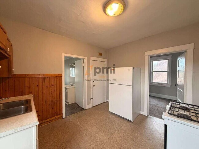 Building Photo - 3910 Catalpa St