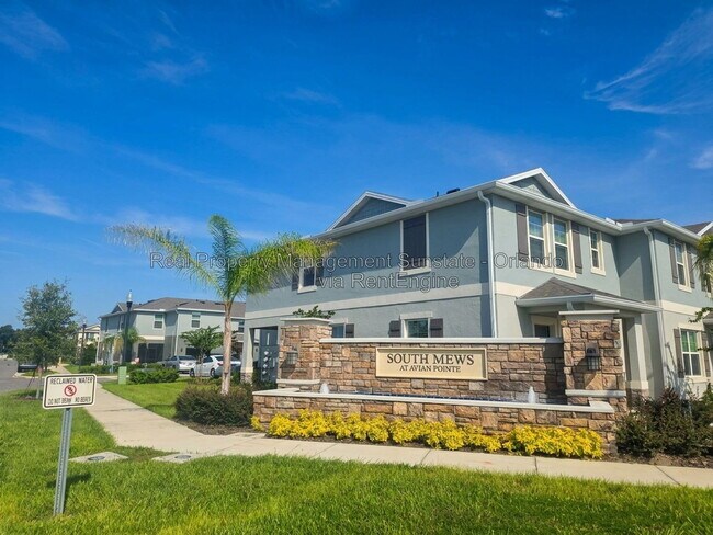 Building Photo - 2841 Rotterdam Dr