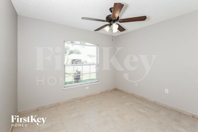 Building Photo - 1516 Vista Lake Cir
