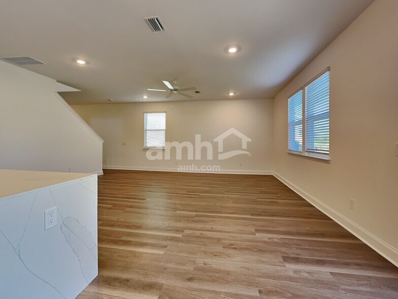 Building Photo - 312 Calla Lily Ct