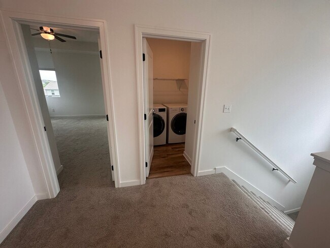 Building Photo - Home For Rent Papillion