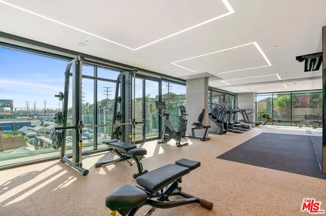 Building Photo - 3688 Overland Ave