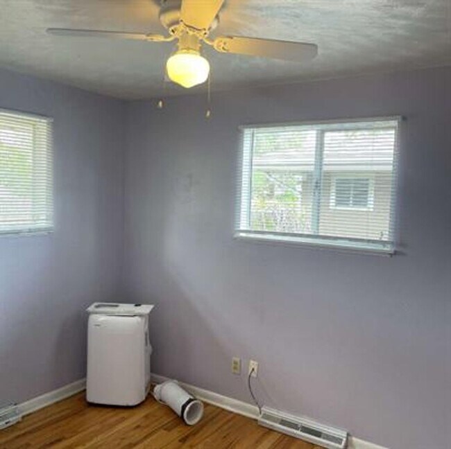 Building Photo - 409 Tedmon Dr