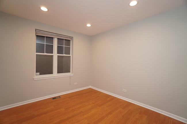 Building Photo - 1103 N Crosby St