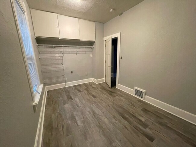 Primary Photo - 4115 N 6th St