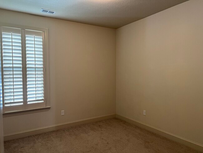 Building Photo - 3234 Championship Dr
