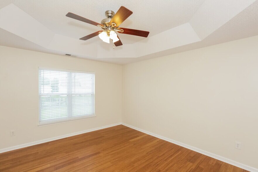 Building Photo - 11925 Misty Pine Ct