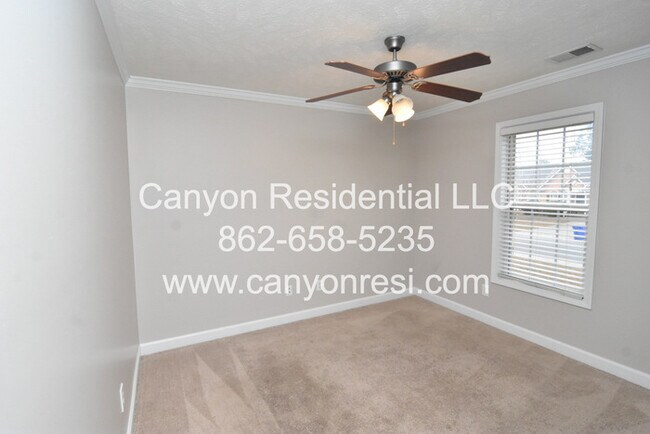 Building Photo - 1513 Stonewood Dr