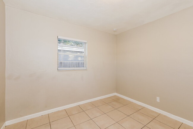 Building Photo - 6054 SW 19th St