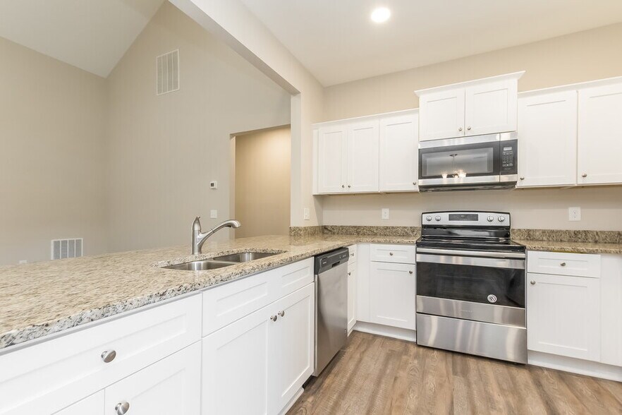 Building Photo - 39 Celtic Ct