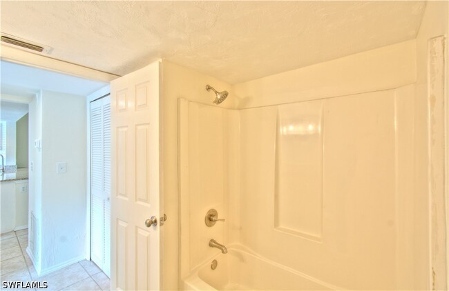Building Photo - 2385 Naples Trace Cir