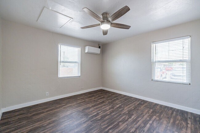 Building Photo - 305-315 N Highland Ave