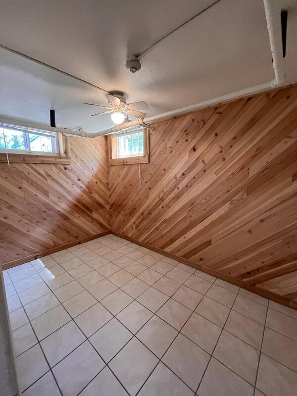 Building Photo - 632 Howard Pl