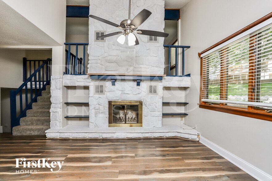 Building Photo - 405 Montbrook Dr