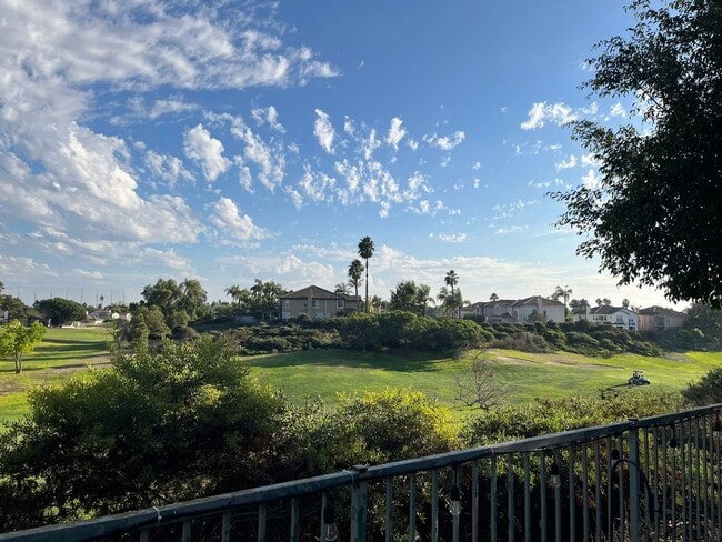 Building Photo - Spacious 4br/3ba Single Family Residence in Beautiful Eastlake Greens Community