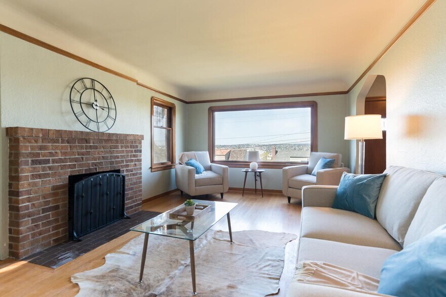 Primary Photo - 721 W Florentia Pl