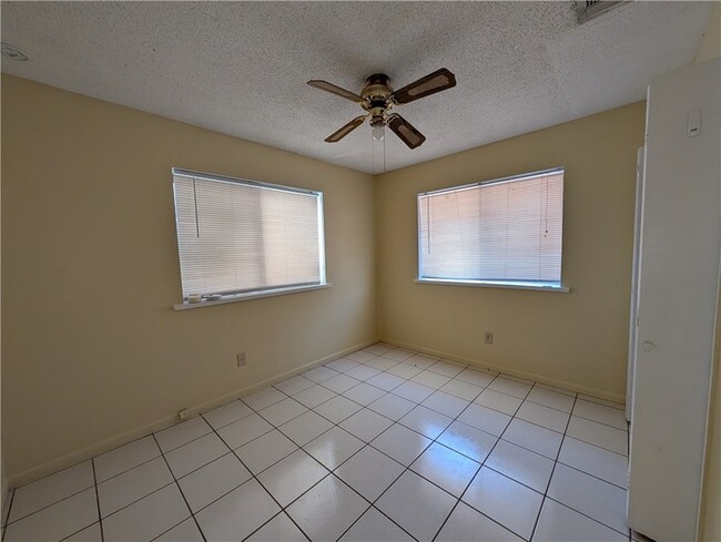 Building Photo - 1606 Spicewood Dr