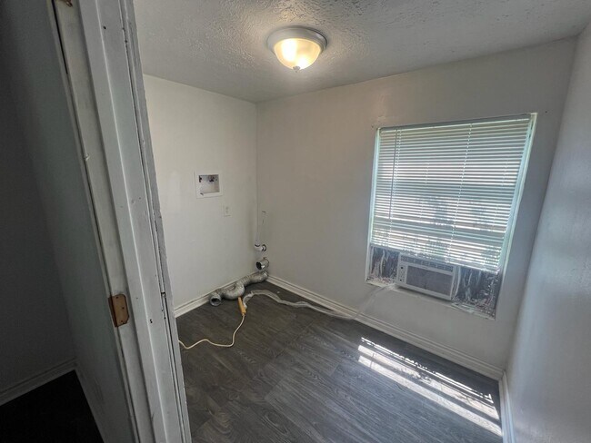 Building Photo - 8206 Sunflower Dr