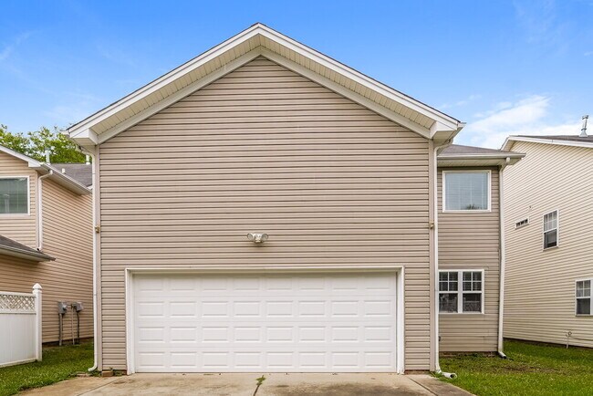 Building Photo - 9107 Cinder Ln