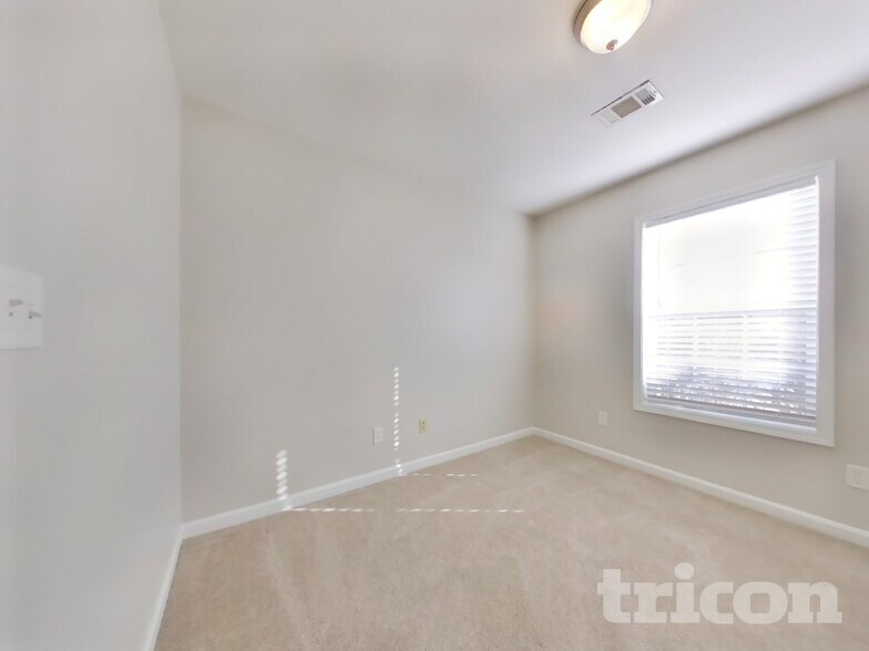 Building Photo - 177 Whetstone Way