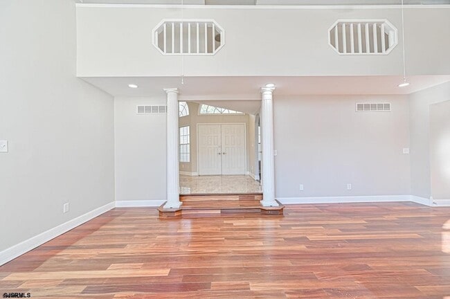 Building Photo - 712 2nd Ave