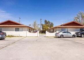 Building Photo - 424 W Wilson Ave