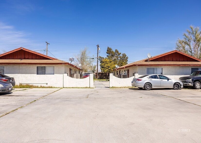 Primary Photo - 424 W Wilson Ave