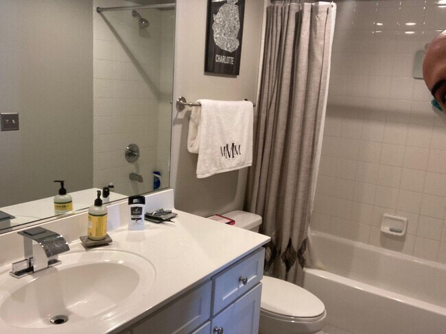 Building Photo - 1315 East Blvd