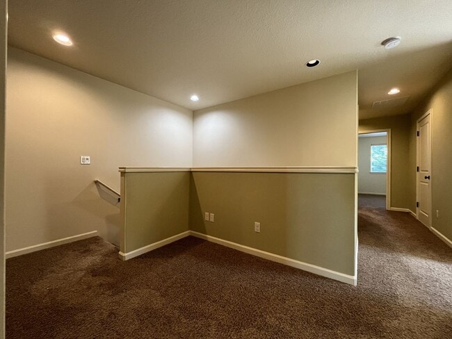 Building Photo - 3BD/3BA Bethany Home with Vaulted Ceilings, Stainless Appliances & Gas Fireplace