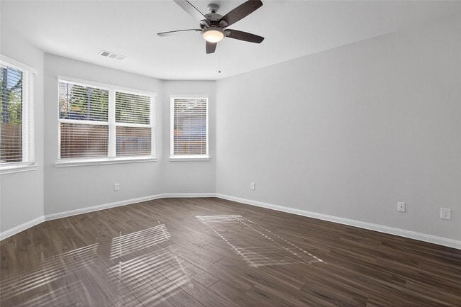 Building Photo - 2325 Whitefish Dr