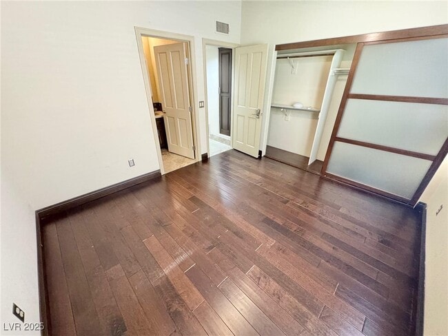 Building Photo - 8753 Rainbow Ridge Dr